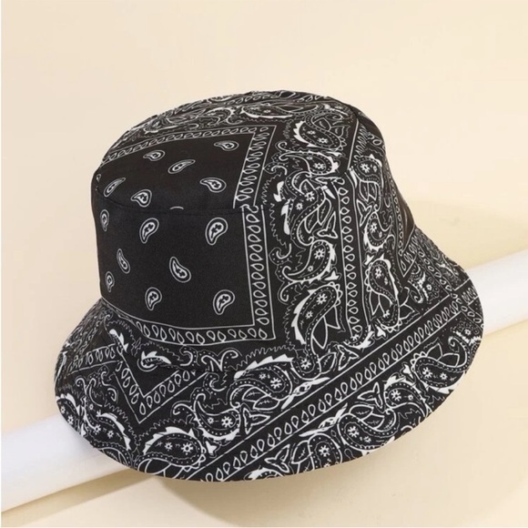 Reversible Paisley Pattern Bucket Hat (Unisex)